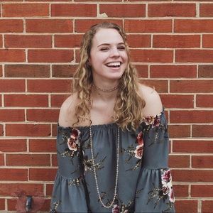 Meet your Posher, Elizabeth